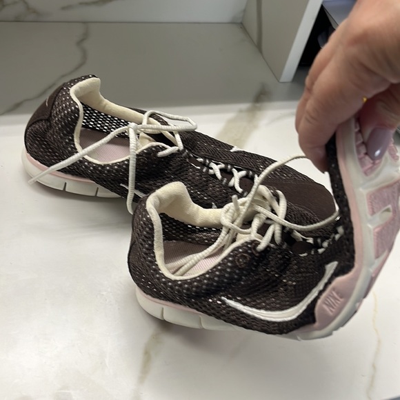 Worn once. Nike brown mesh lightweight sneakers with white swoosh and pink - Picture 3 of 9